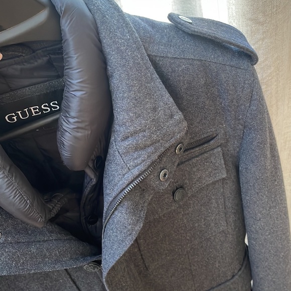 Guess insulated Winter Jacket- New Condition Sz L - Picture 5 of 12